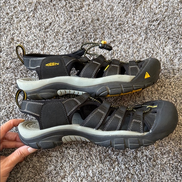 KEEN Men's Newport H2 Closed Toe Water Sandal EUC - Picture 5 of 12